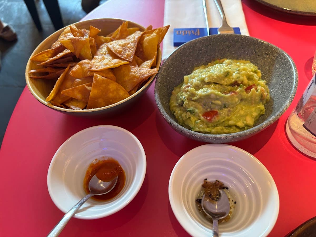 Ambiente cálido del comedor de FRIDA Restaurant Tarragona