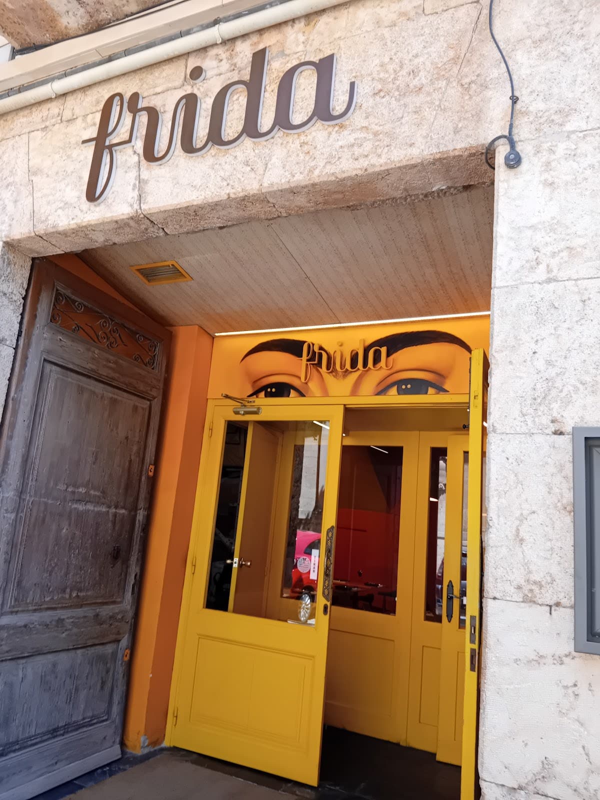 Interior y ambiente del comedor de FRIDA Restaurant Tarragona